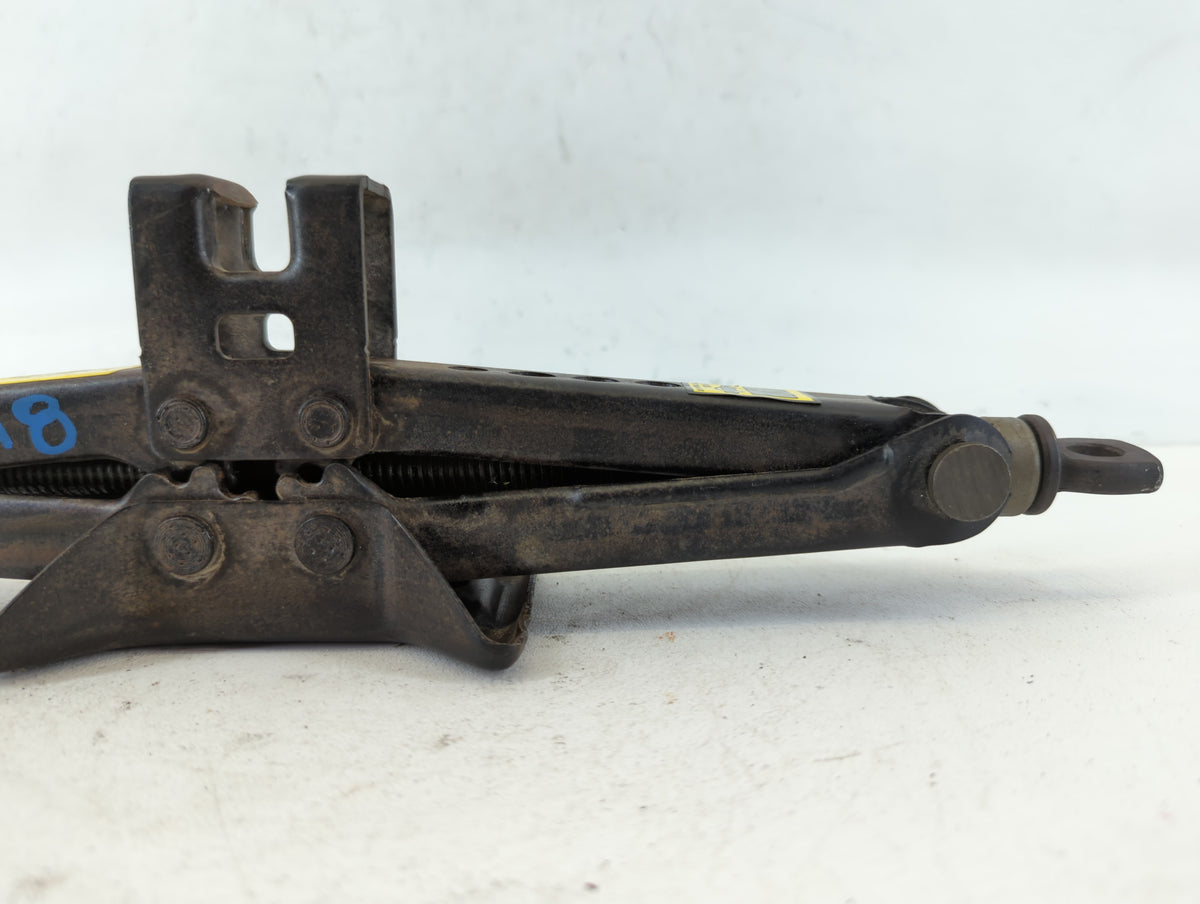2010 Toyota Corolla Spare Scissor Car Jack 664303 - Oemusedautoparts1.com