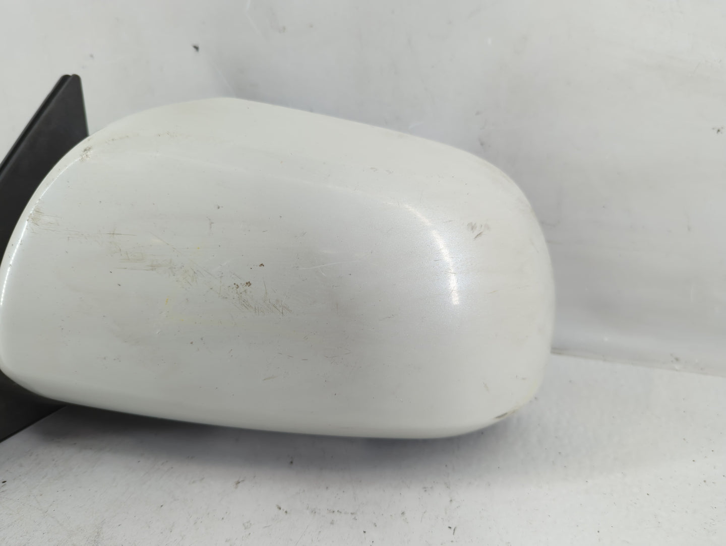 2008-2013 Toyota Highlander Driver Side View Mirror - Left Door Mirror OEM Used - Oemusedautoparts1.com