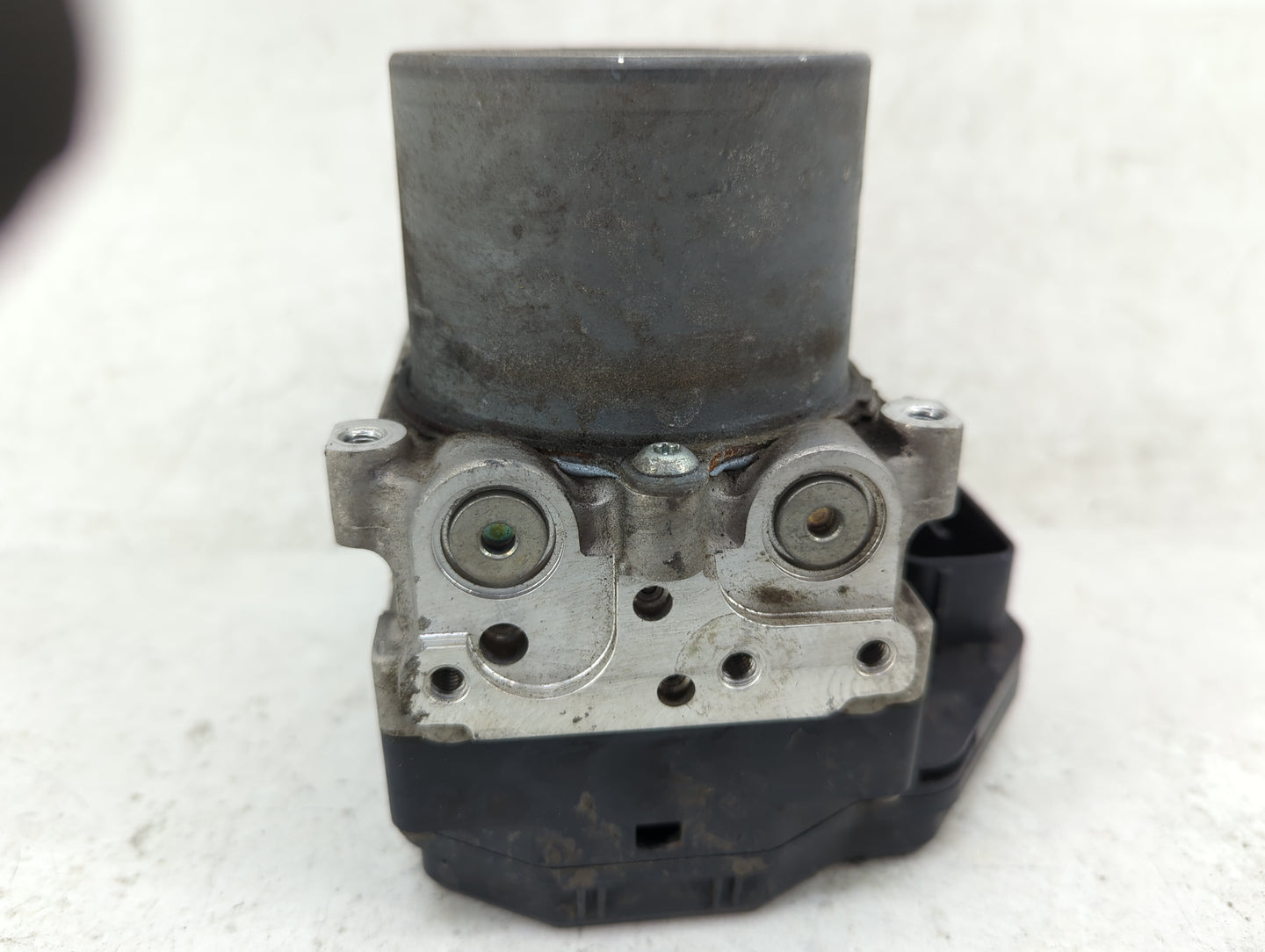 2009-2010 Toyota Highlander ABS Pump Control Module Replacement P/N:2092717 Fits Fits 2009 2010 OEM Used Auto Parts - Oemuse