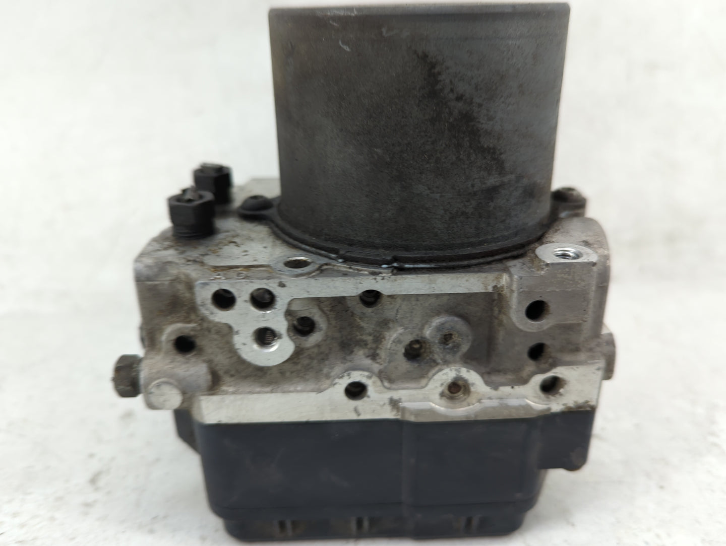 2009-2010 Toyota Highlander ABS Pump Control Module Replacement P/N:2092717 Fits Fits 2009 2010 OEM Used Auto Parts - Oemuse