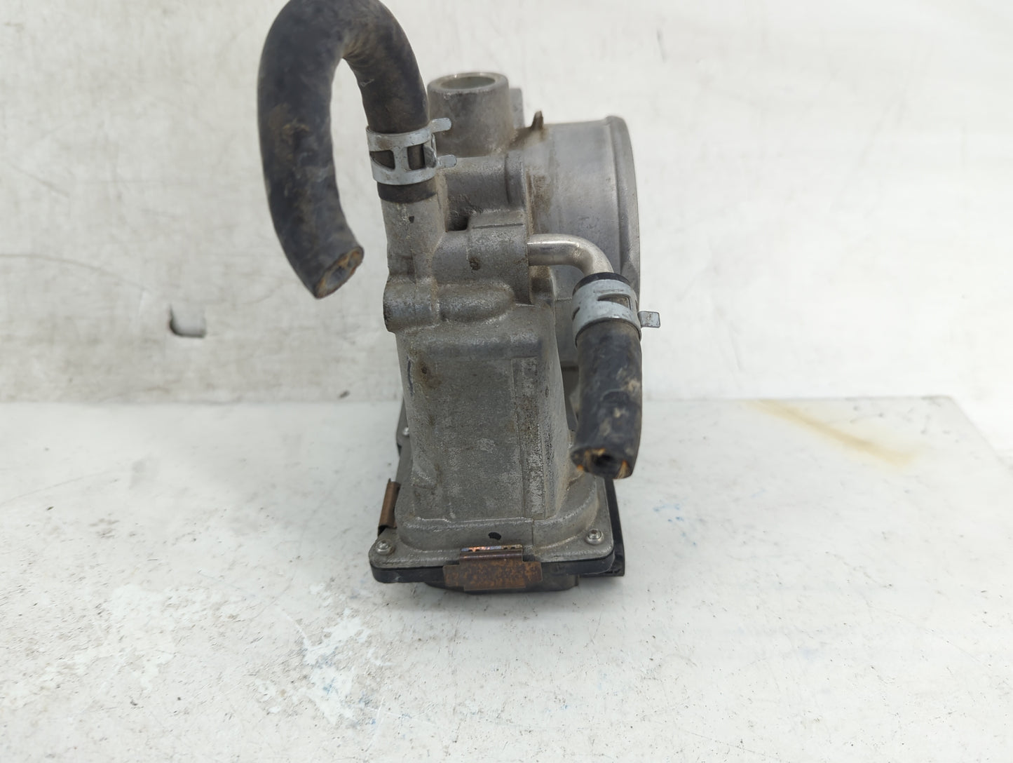 2004-2010 Toyota Highlander Throttle Body P/N:22030-20060 Fits Fits 2003 2004 2005 2006 2007 2008 2009 2010 OEM Used Auto Pa