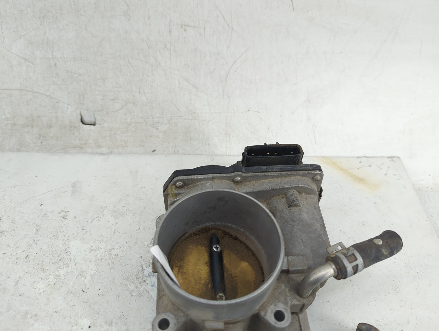 2004-2010 Toyota Highlander Throttle Body P/N:22030-20060 Fits Fits 2003 2004 2005 2006 2007 2008 2009 2010 OEM Used Auto Pa