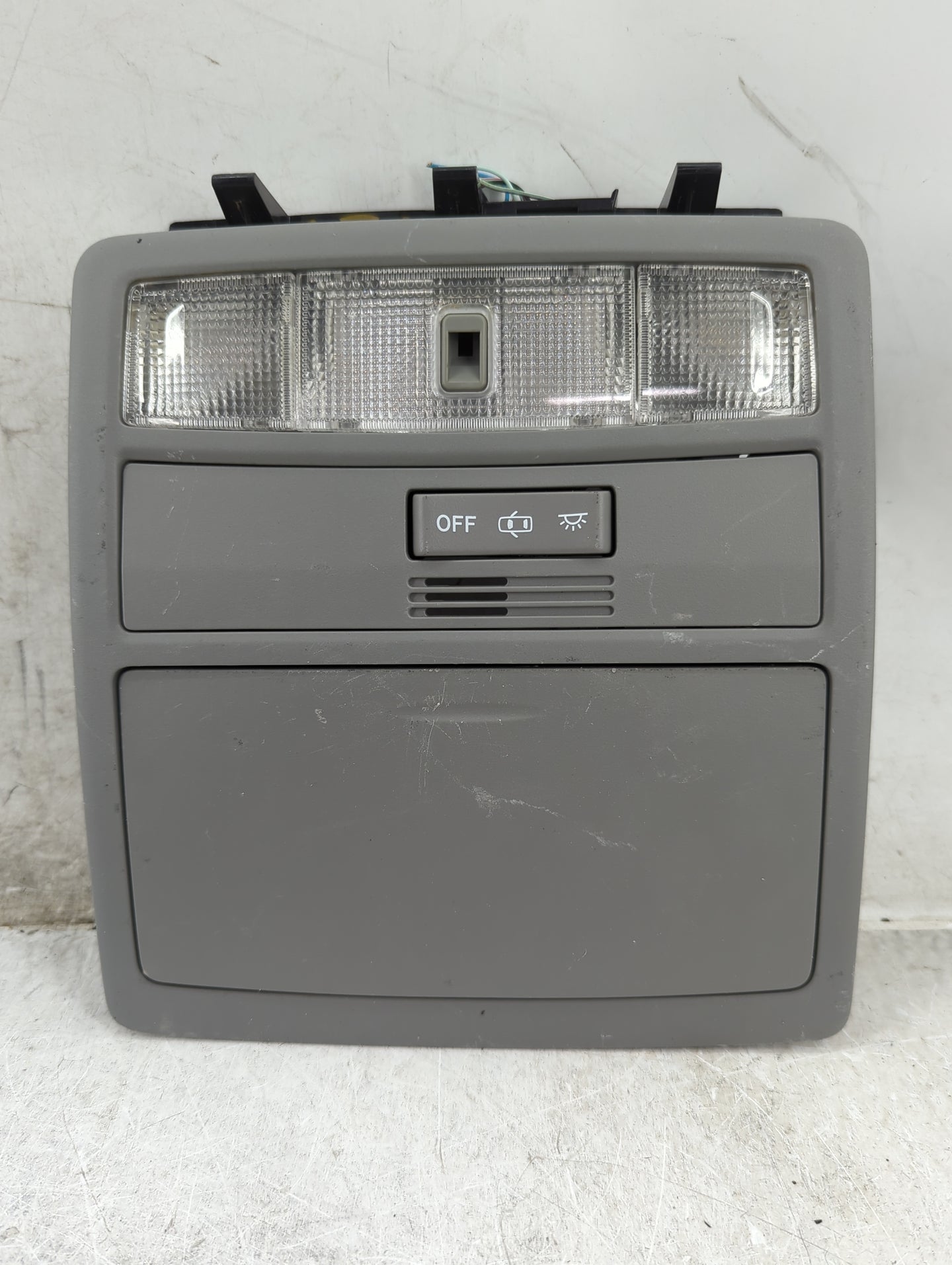 2010 Toyota Highlander Overhead Roof Console - Oemusedautoparts1.com
