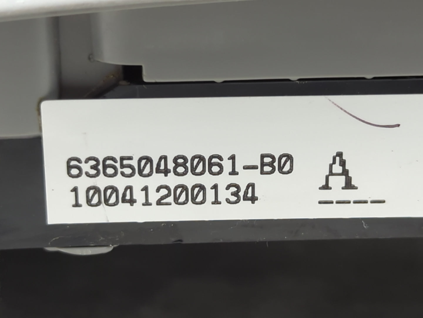 2010 Toyota Highlander Overhead Roof Console - Oemusedautoparts1.com