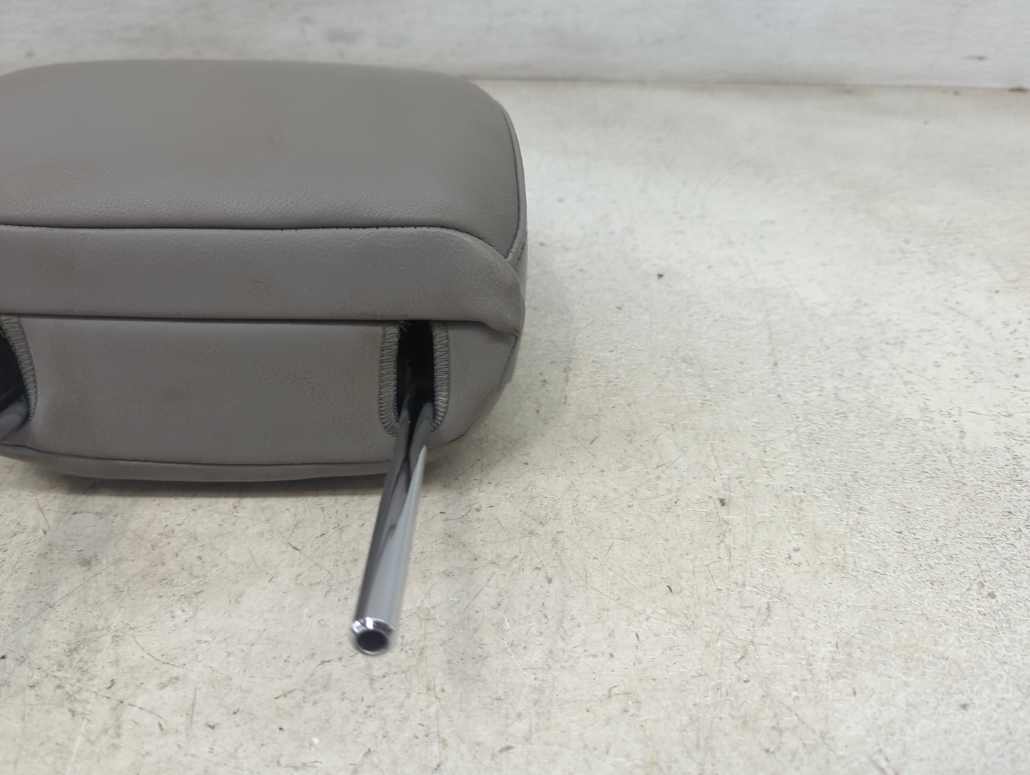 2008-2010 Toyota Highlander Headrest Head Rest Front Driver Seat Grey - Oemusedautoparts1.com
