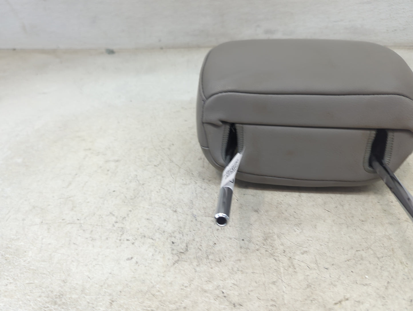 2008-2010 Toyota Highlander Headrest Head Rest Front Driver Seat Grey - Oemusedautoparts1.com