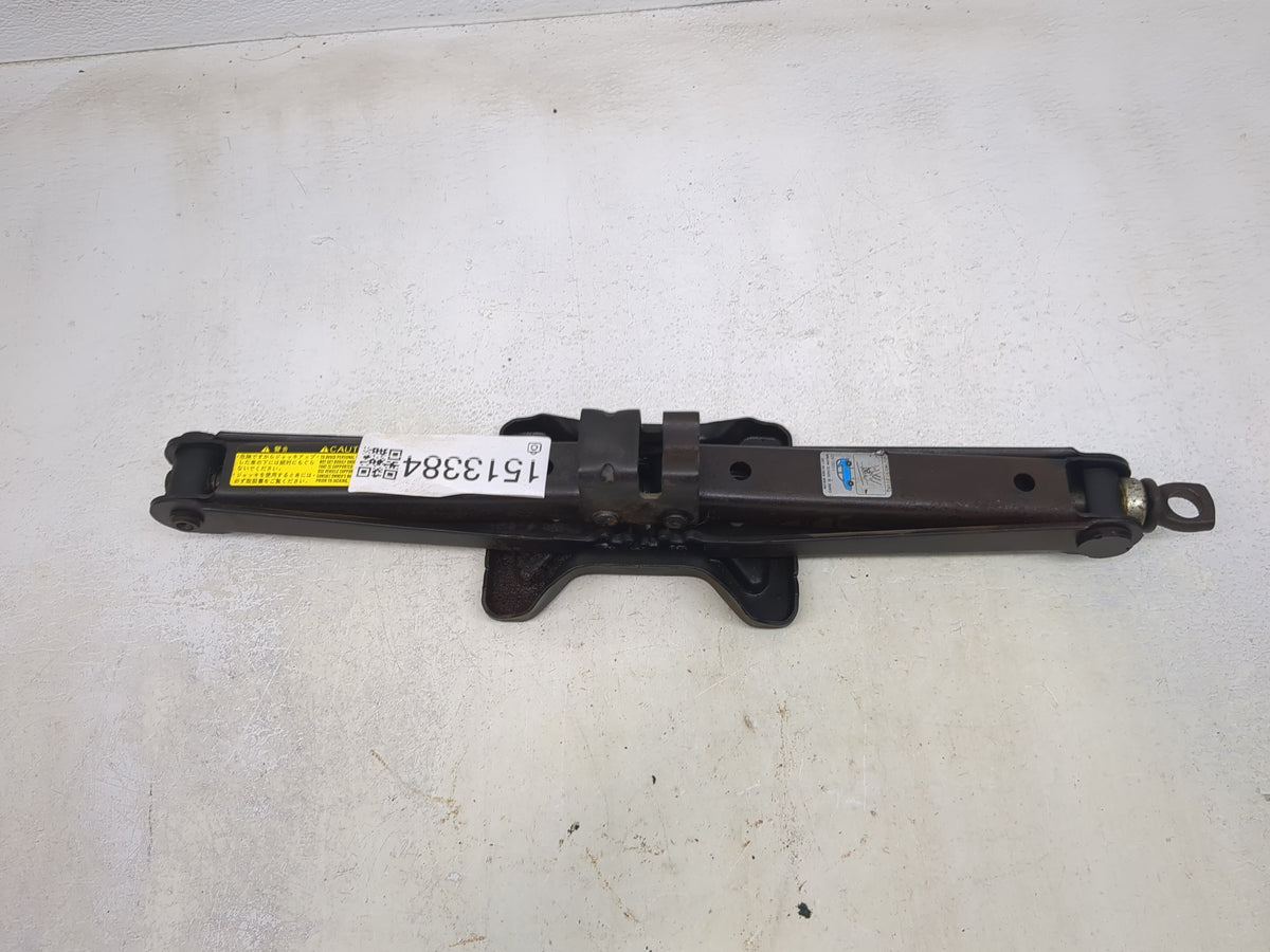 2010 Toyota Highlander Spare Scissor Car Jack 1513384 - Oemusedautoparts1.com