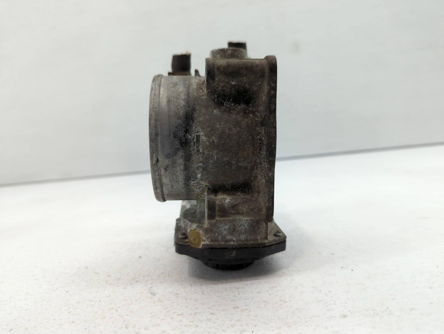 2008-2016 Toyota Highlander Throttle Body P/N:22030-0P050 Fits OEM Used Auto Parts - Oemusedautoparts1.com