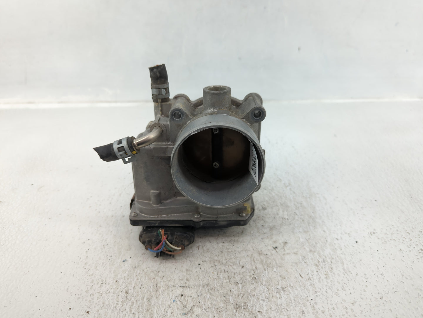 2004-2010 Toyota Highlander Throttle Body P/N:22030-20060 Fits Fits 2003 2004 2005 2006 2007 2008 2009 2010 OEM Used Auto Pa