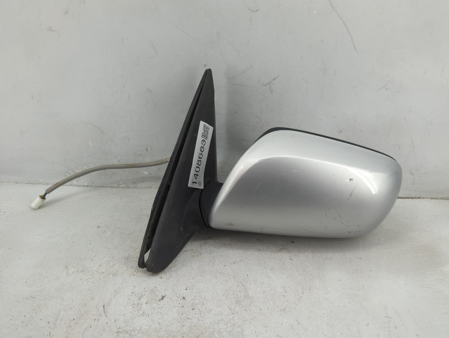 2009-2014 Toyota Matrix Driver Side View Mirror - Left Door Mirror OEM Used - Oemusedautoparts1.com