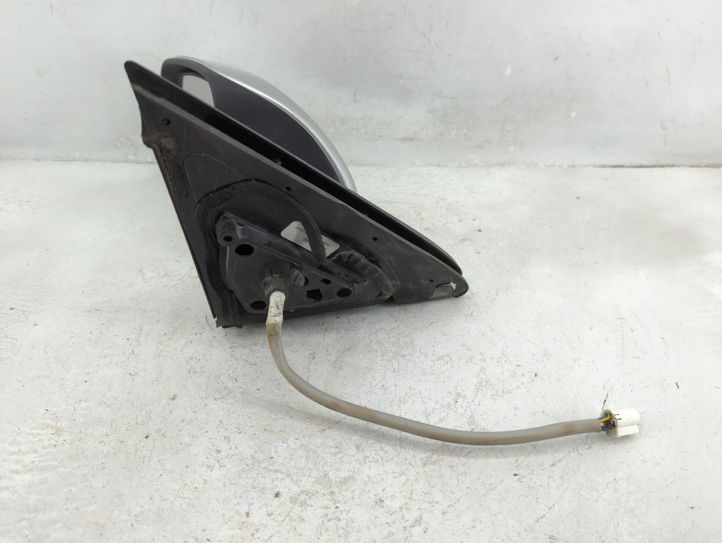 2009-2014 Toyota Matrix Driver Side View Mirror - Left Door Mirror OEM Used - Oemusedautoparts1.com