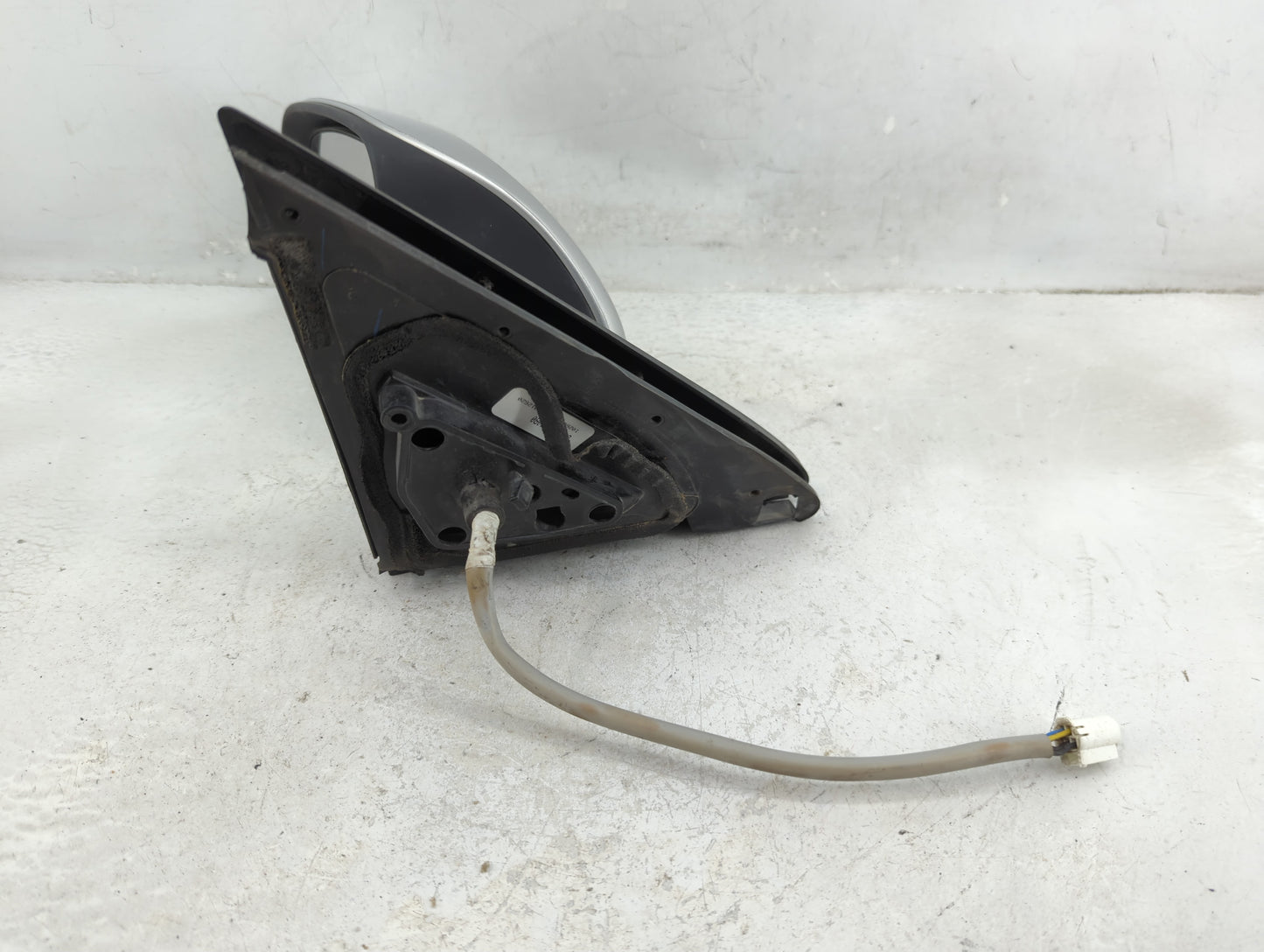 2009-2014 Toyota Matrix Driver Side View Mirror - Left Door Mirror OEM Used - Oemusedautoparts1.com