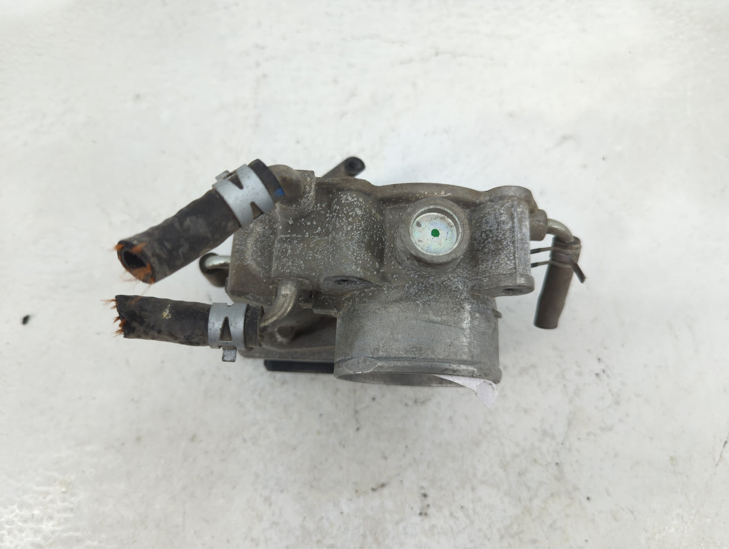 2009-2013 Toyota Matrix Throttle Body P/N:22030-0H030 Fits Fits 2006 2007 2008 2009 2010 2011 2012 2013 2014 2015 OEM Used A