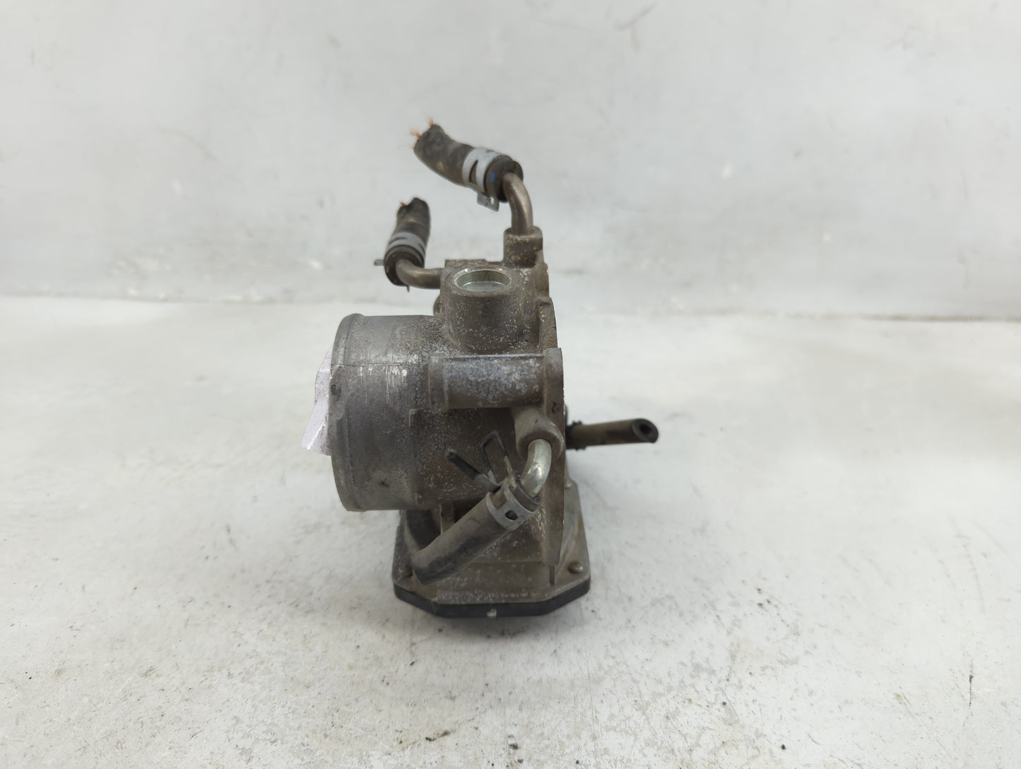 2009-2013 Toyota Matrix Throttle Body P/N:22030-0H030 Fits Fits 2006 2007 2008 2009 2010 2011 2012 2013 2014 2015 OEM Used A