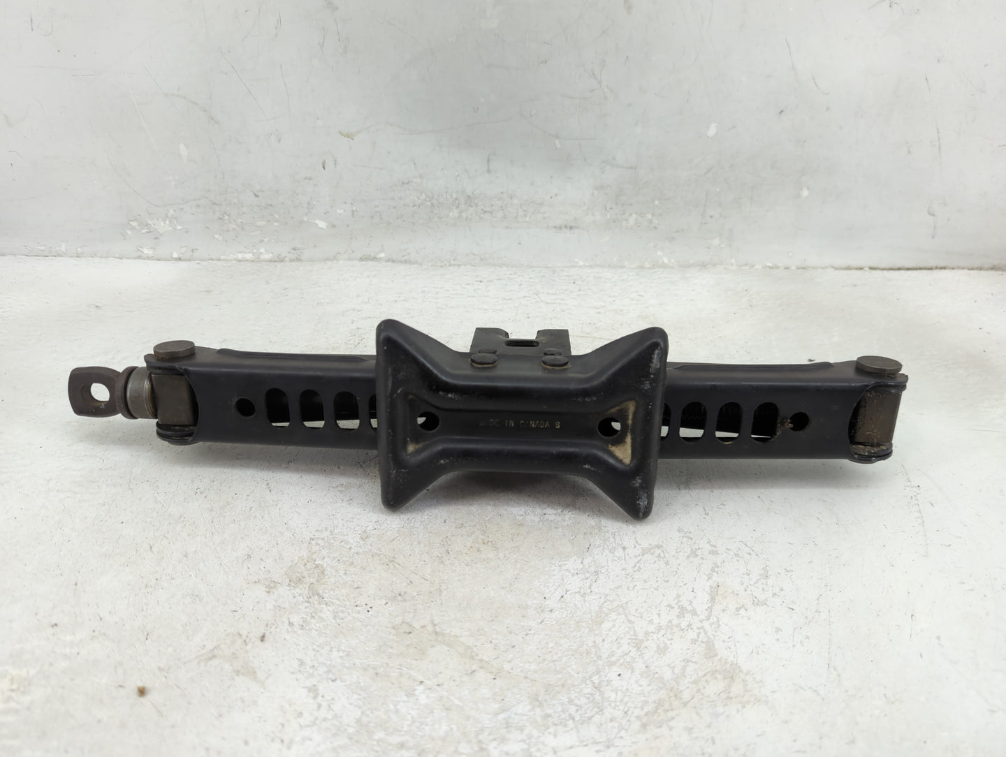 2010 Toyota Matrix Spare Scissor Car Jack - Oemusedautoparts1.com