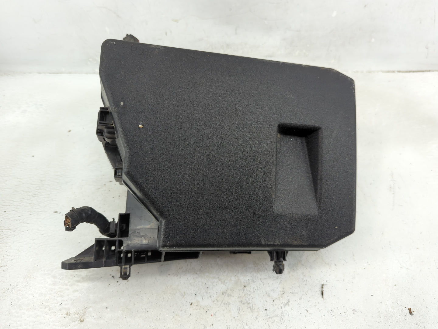 2009-2014 Toyota Matrix Fusebox Fuse Box Panel Relay Module P/N:82662-02270 Fits Fits 2009 2010 2011 2012 2013 2014 OEM Used