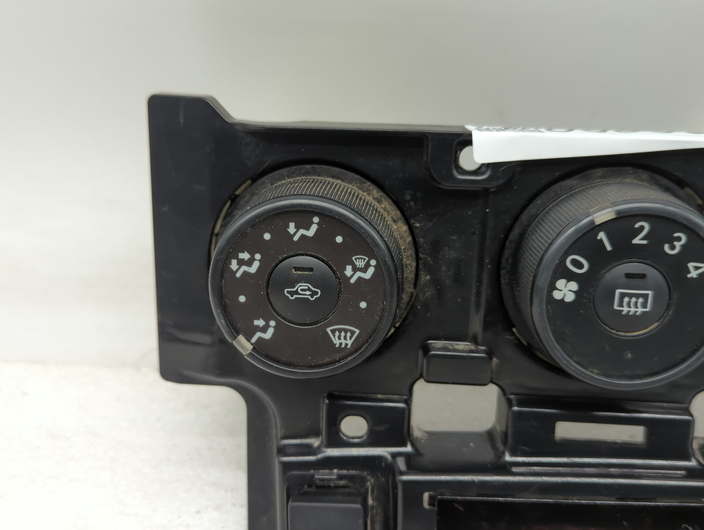 2009-2010 Toyota Matrix Climate Control Module Temperature AC/Heater Replacement P/N:5590175D401 Fits Fits 2009 2010 OEM Use