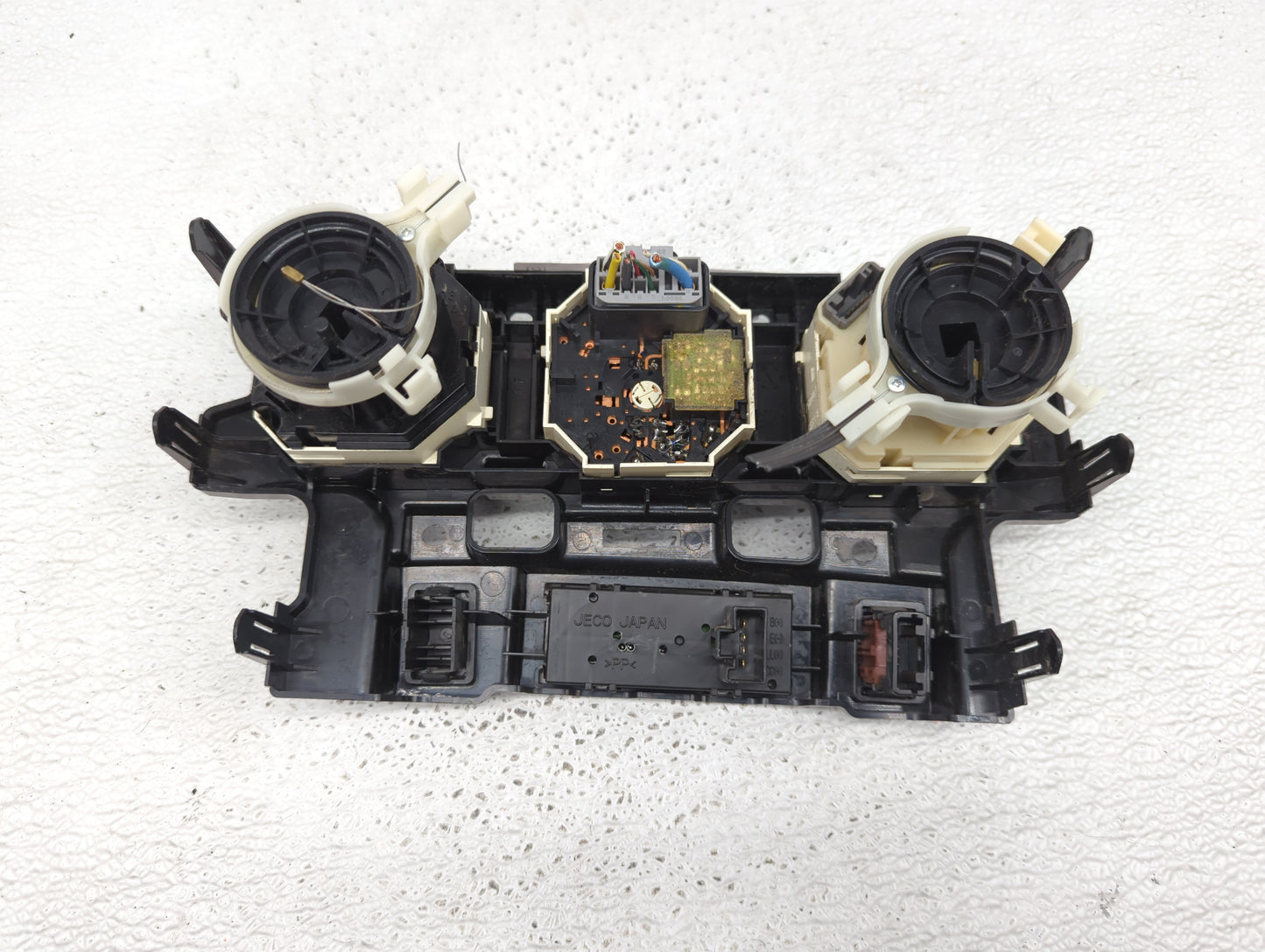 2009-2010 Toyota Matrix Climate Control Module Temperature AC/Heater Replacement P/N:5590175D401 Fits Fits 2009 2010 OEM Use