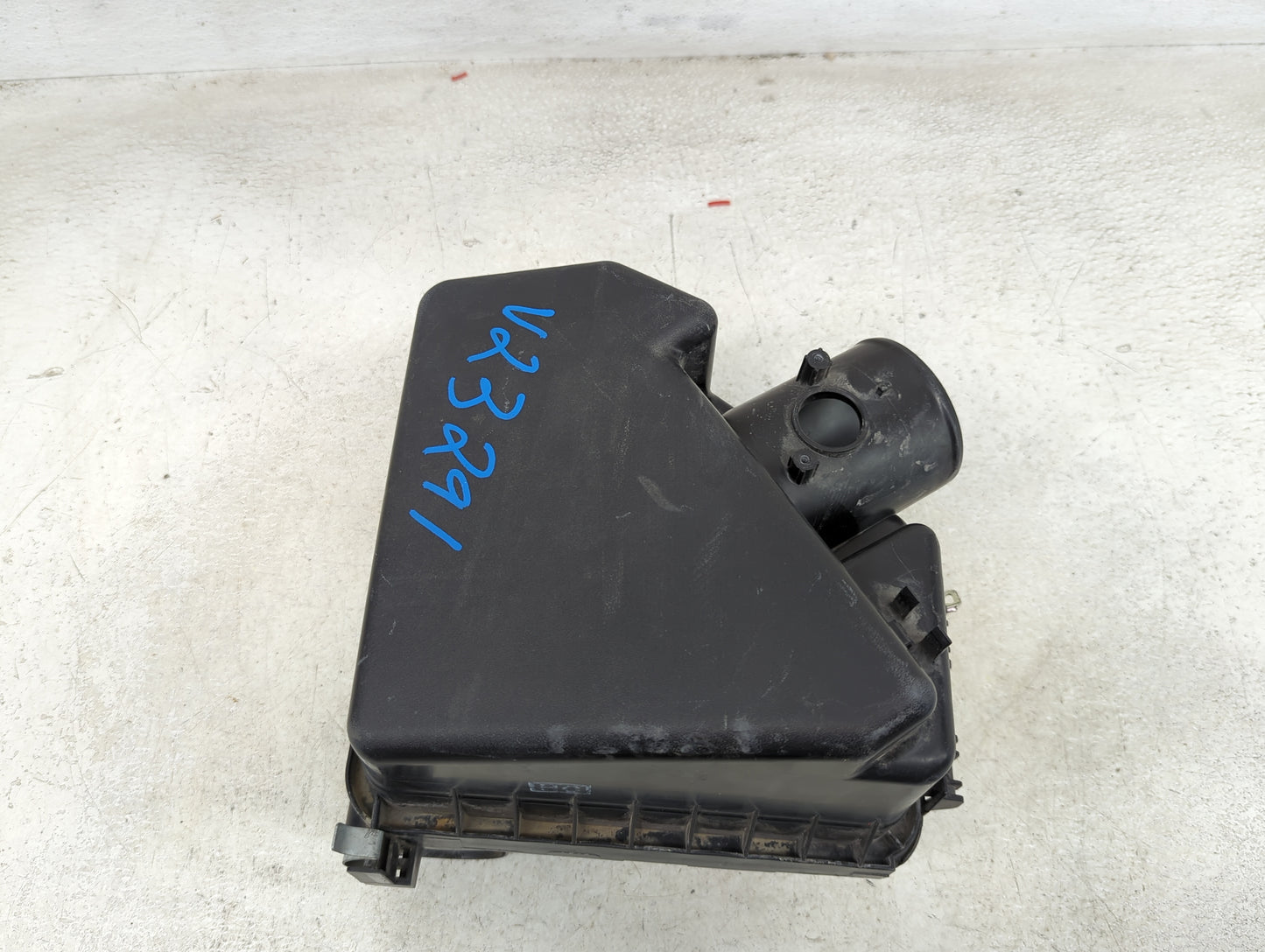2009-2013 Toyota Matrix Air Cleaner Intake-duct Hose Tube - Oemusedautoparts1.com