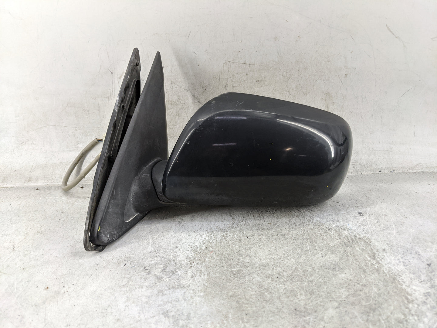 2009-2014 Toyota Matrix Driver Side View Mirror - Left Door Mirror OEM Used - Oemusedautoparts1.com