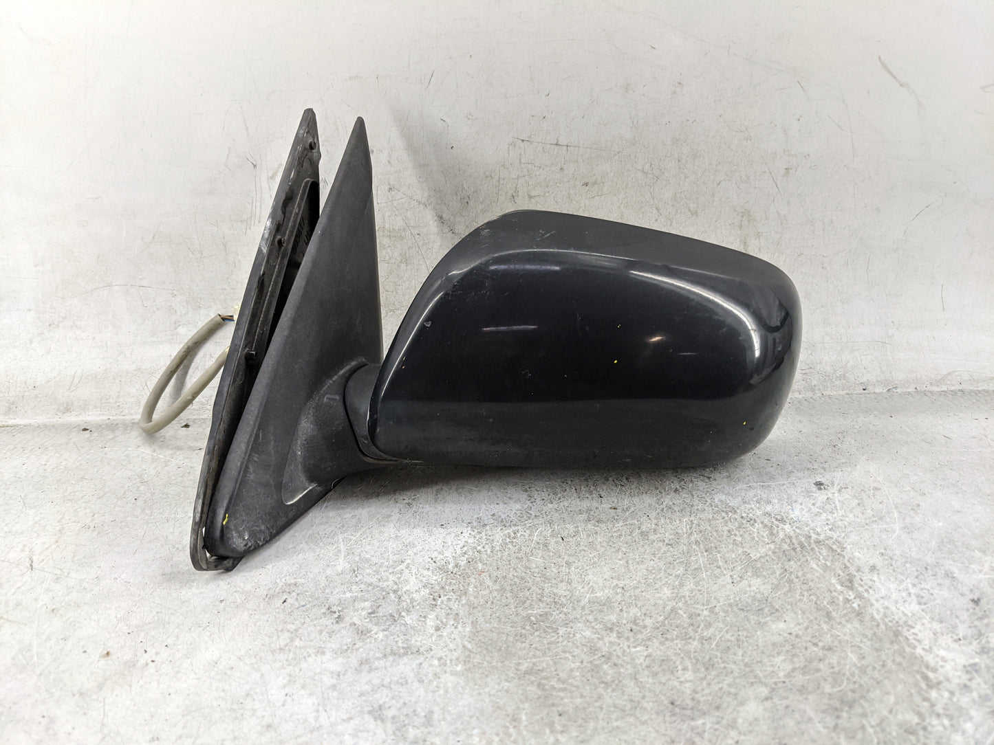 2009-2014 Toyota Matrix Driver Side View Mirror - Left Door Mirror OEM Used - Oemusedautoparts1.com