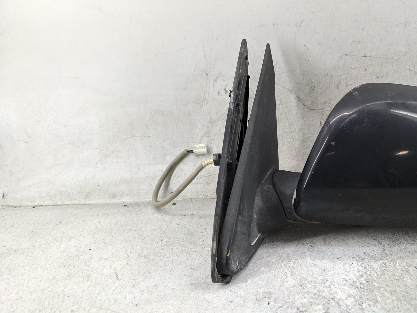 2009-2014 Toyota Matrix Driver Side View Mirror - Left Door Mirror OEM Used - Oemusedautoparts1.com