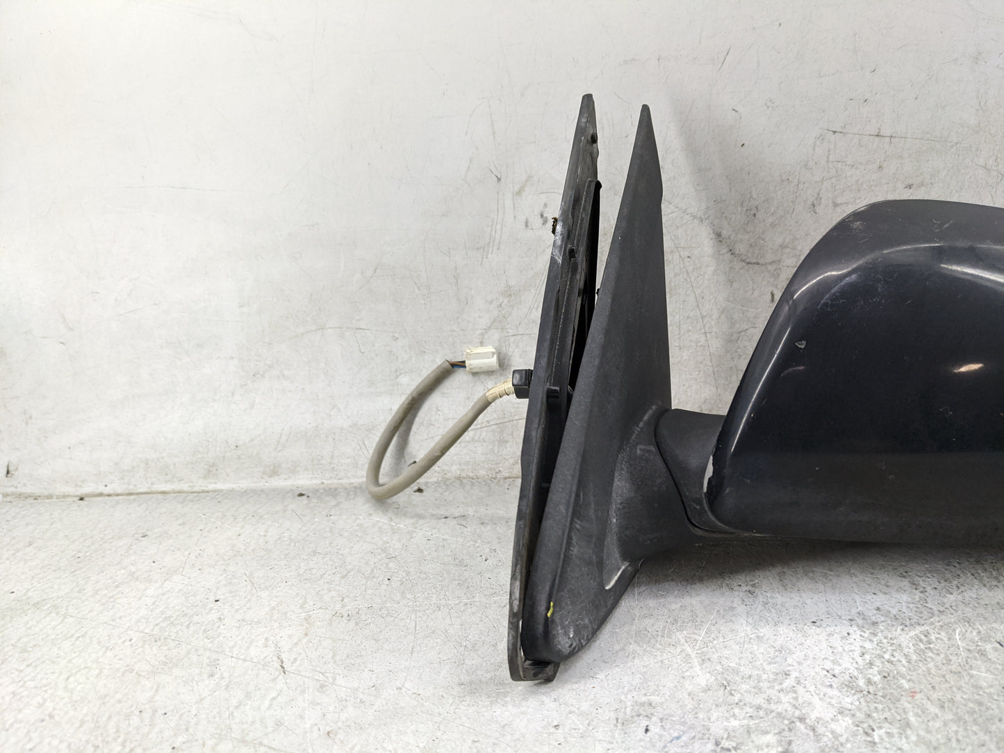 2009-2014 Toyota Matrix Driver Side View Mirror - Left Door Mirror OEM Used - Oemusedautoparts1.com