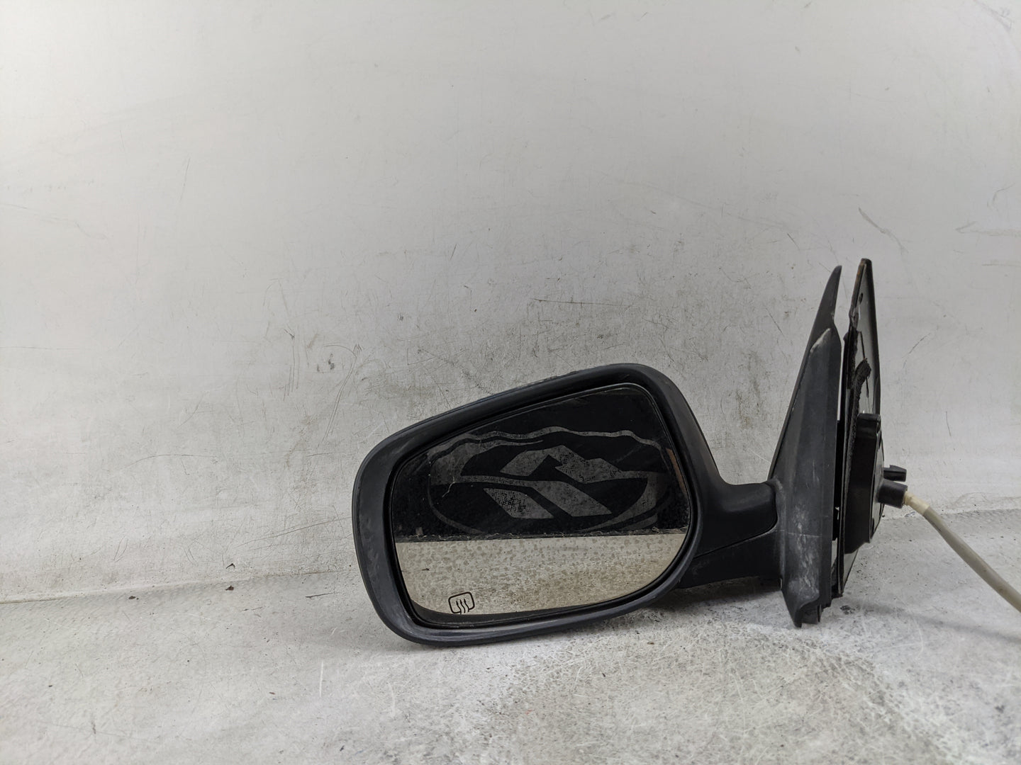 2009-2014 Toyota Matrix Driver Side View Mirror - Left Door Mirror OEM Used - Oemusedautoparts1.com