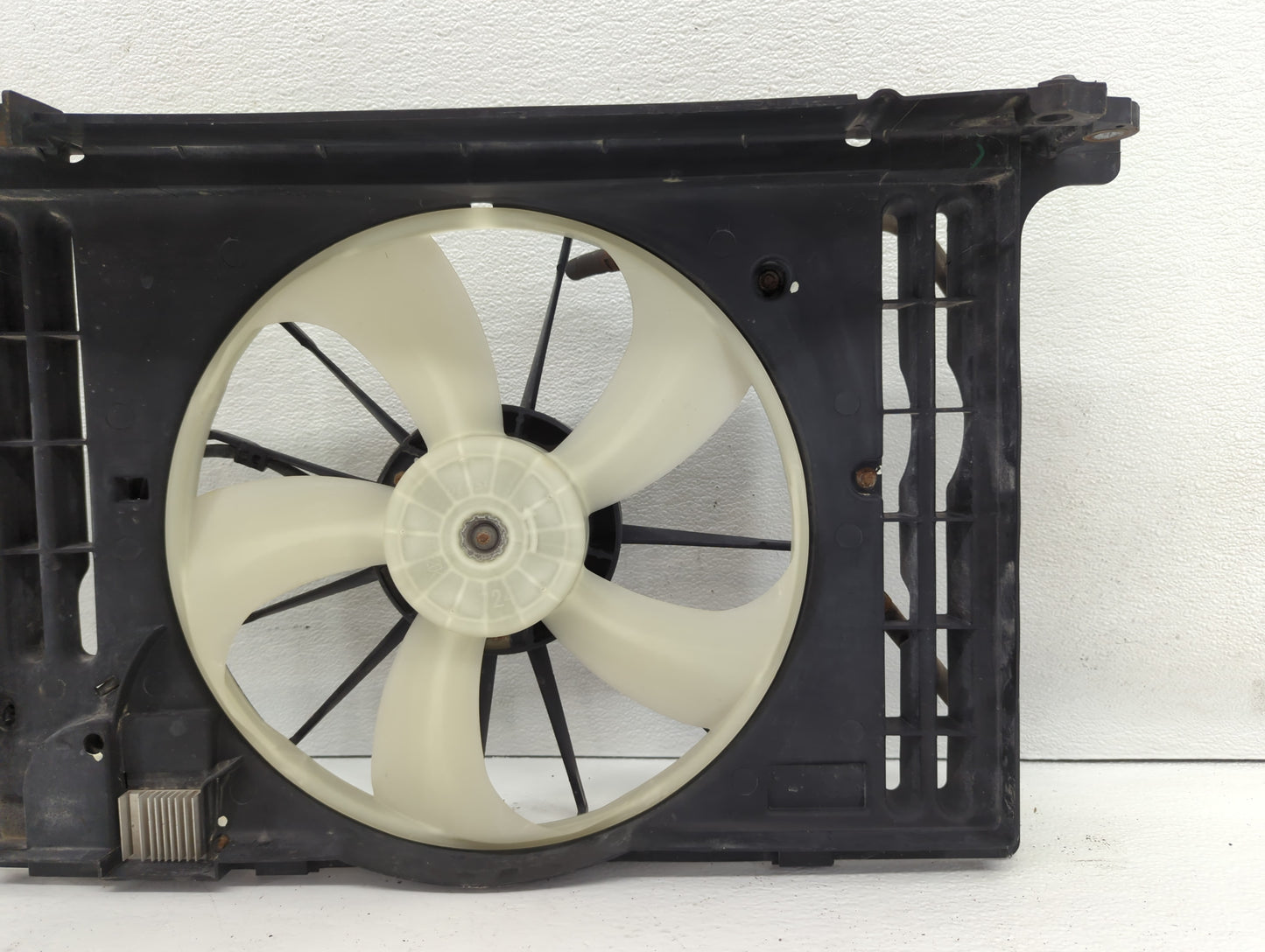 2009-2014 Toyota Matrix Left Radiator Fan Motor Assembly Cream - Oemusedautoparts1.com