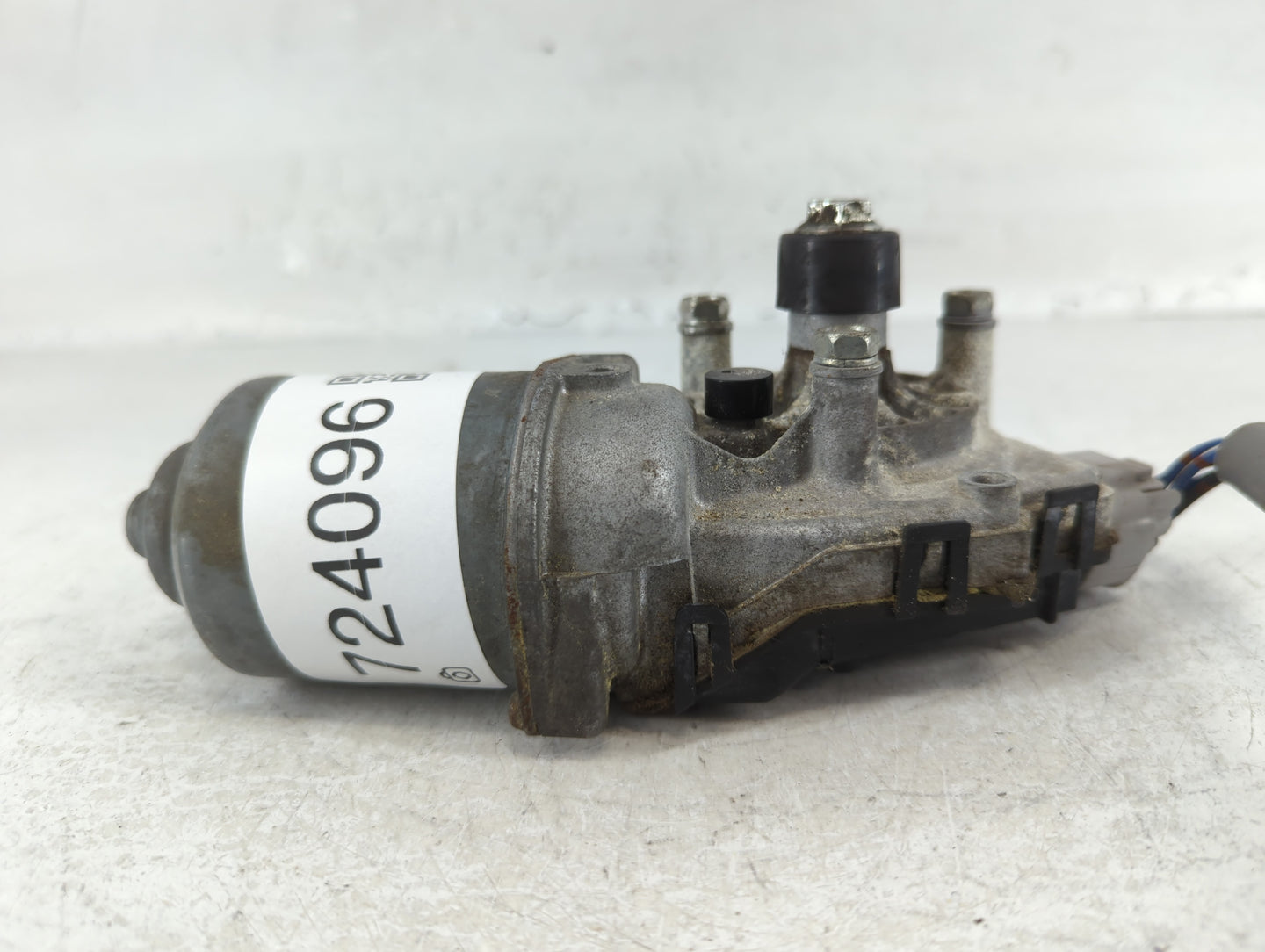 2009-2014 Toyota Matrix Front Windshield Wiper Motor P/N:85110-02250 Fits Fits 2009 2010 2011 2012 2013 2014 OEM Used Auto P