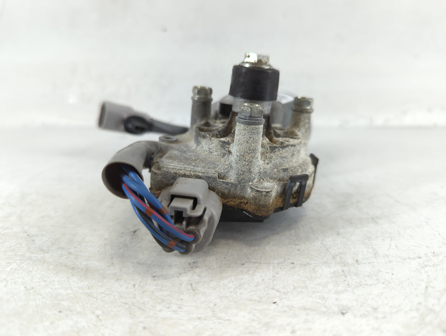 2009-2014 Toyota Matrix Front Windshield Wiper Motor P/N:85110-02250 Fits Fits 2009 2010 2011 2012 2013 2014 OEM Used Auto P