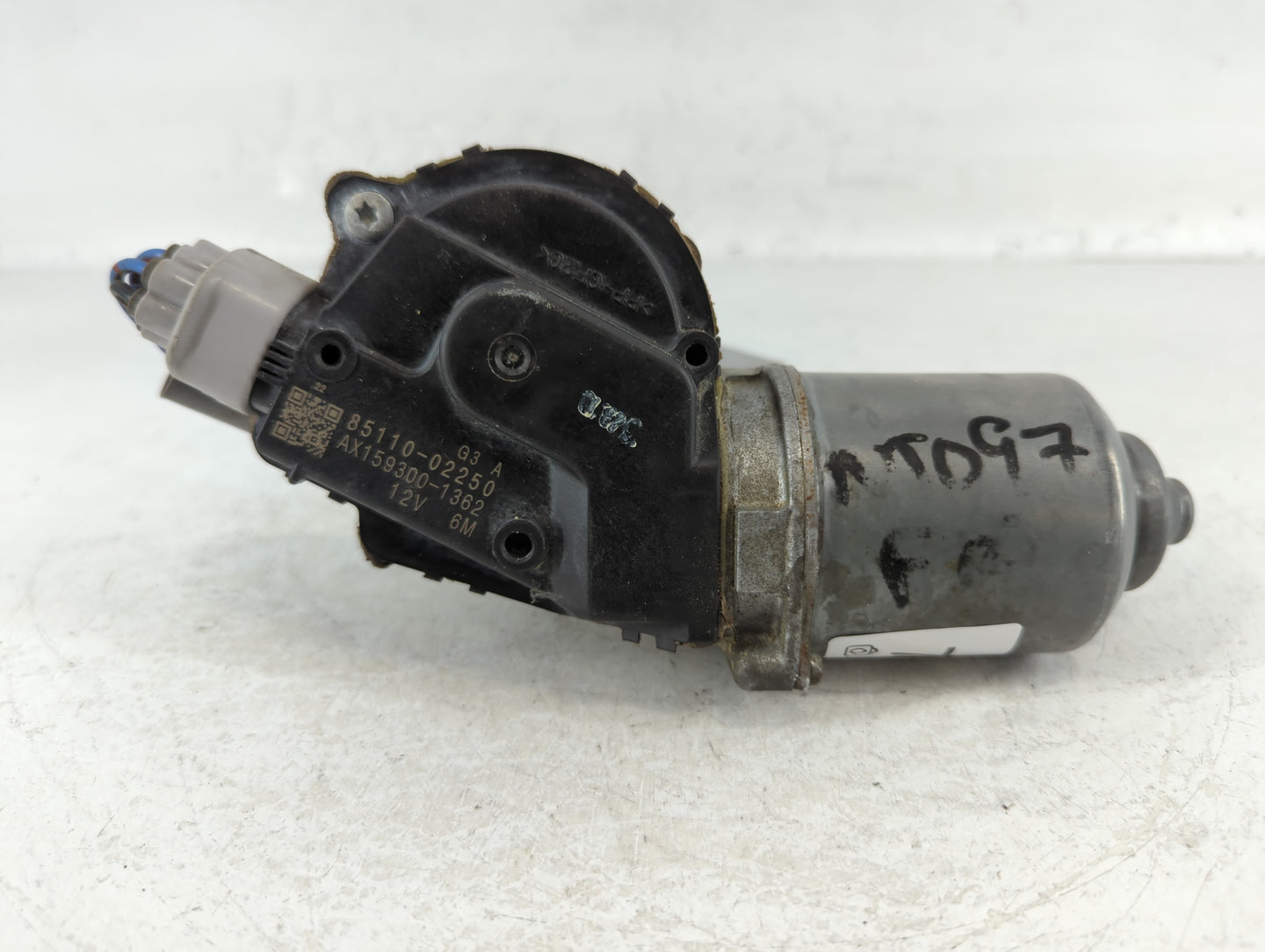 2009-2014 Toyota Matrix Front Windshield Wiper Motor P/N:85110-02250 Fits Fits 2009 2010 2011 2012 2013 2014 OEM Used Auto P