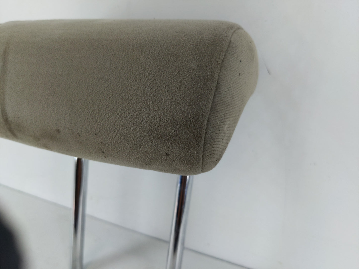 2010-2011 Toyota Prius Headrest Head Rest Rear Center Seat Fits Fits 2010 2011 OEM Used Auto Parts - Oemusedautoparts1.com