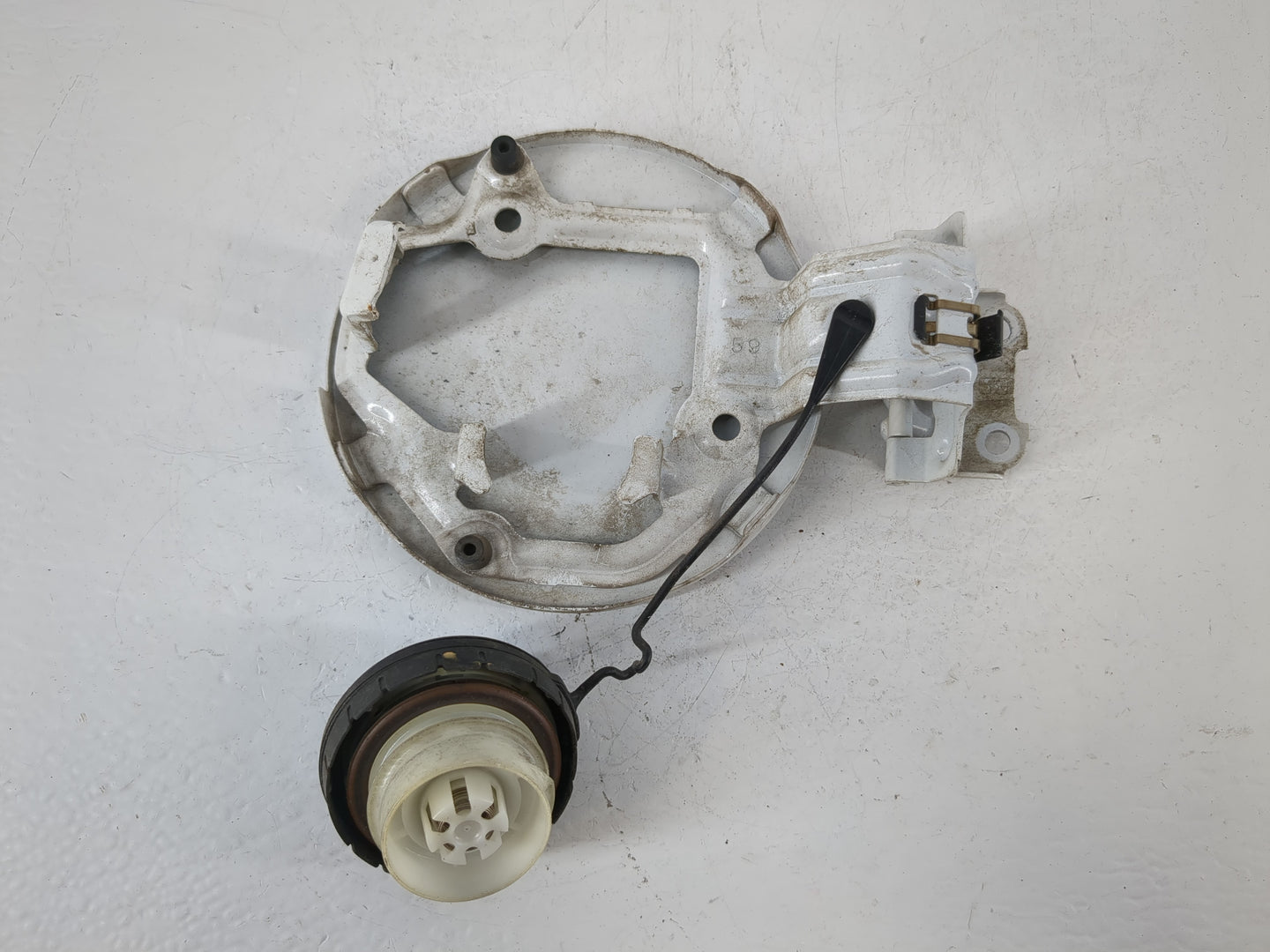 2010 Toyota Prius Fuel Tank Door Lid Gas Tank White - Oemusedautoparts1.com