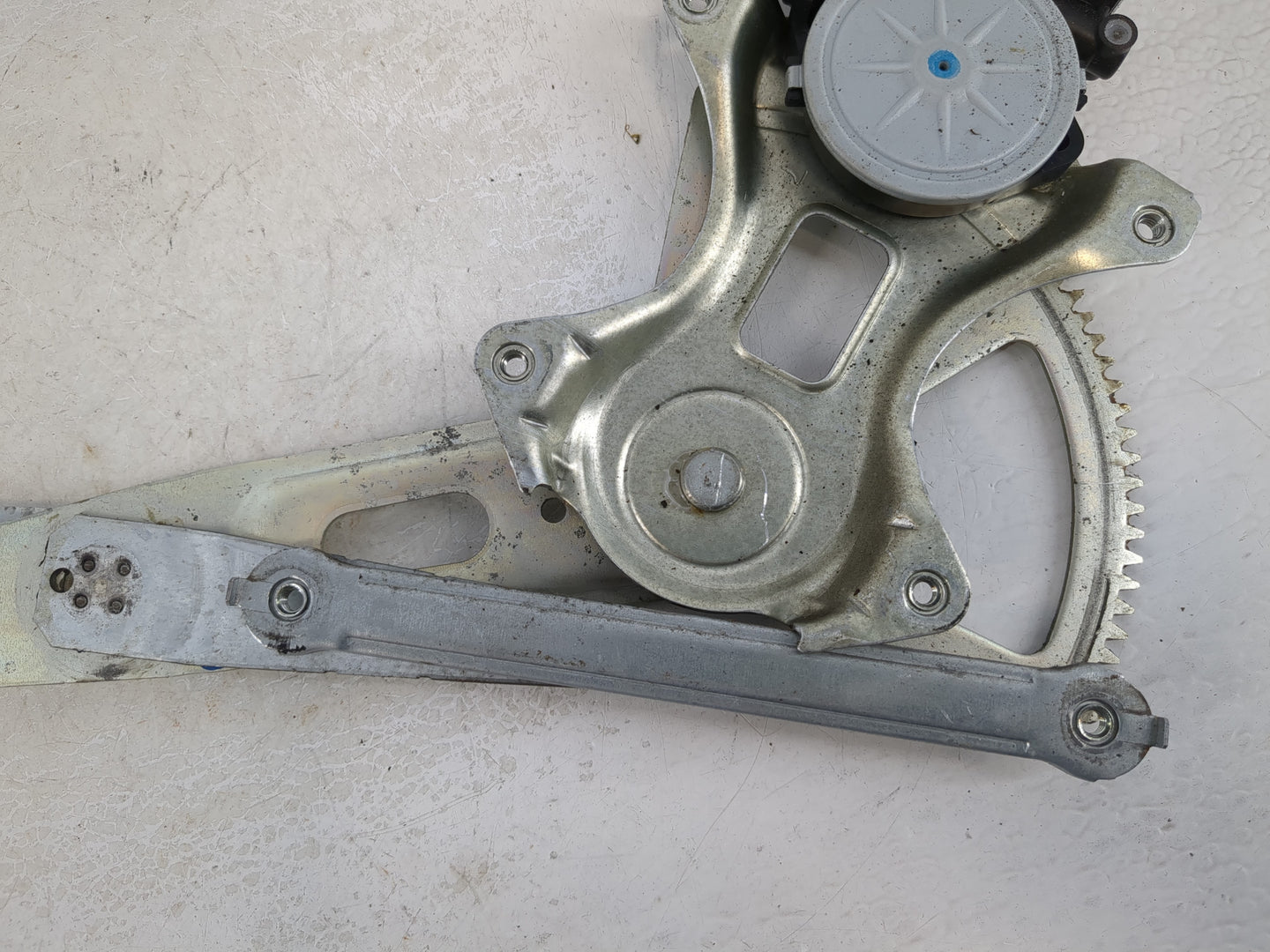 2010-2011 Toyota Prius Driver Front Left Power Window Motor - Oemusedautoparts1.com
