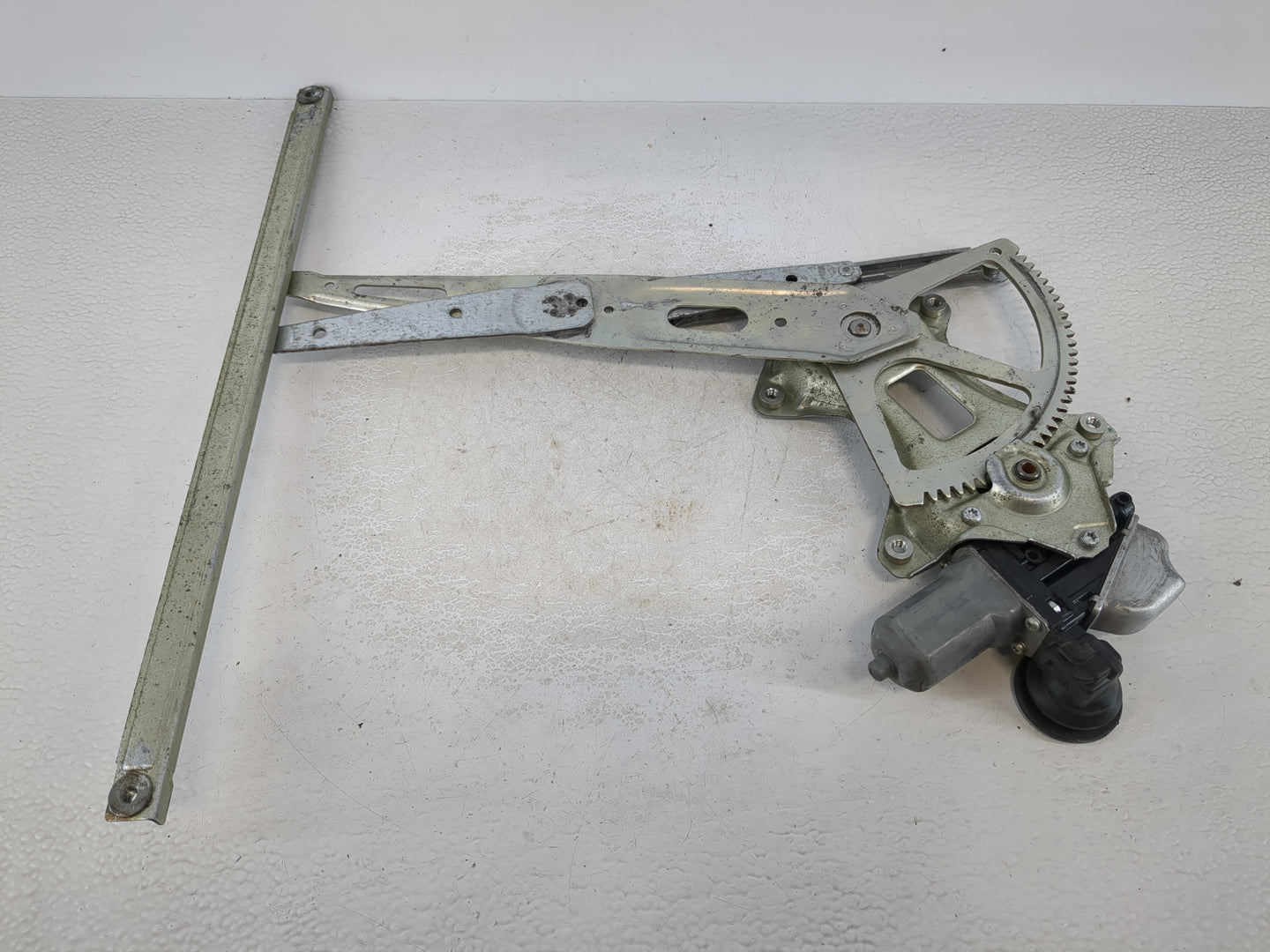 2010-2011 Toyota Prius Driver Front Left Power Window Motor - Oemusedautoparts1.com
