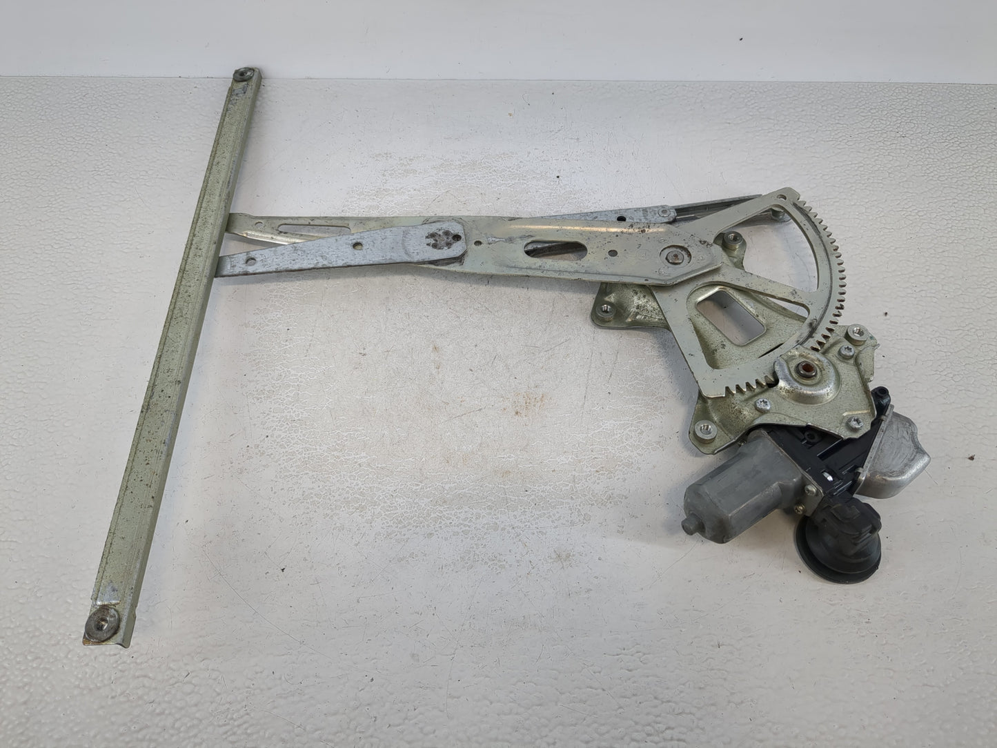 2010-2011 Toyota Prius Driver Front Left Power Window Motor - Oemusedautoparts1.com