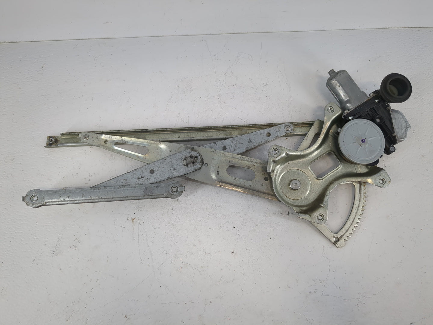 2010-2011 Toyota Prius Driver Rear Left Power Window Motor - Oemusedautoparts1.com