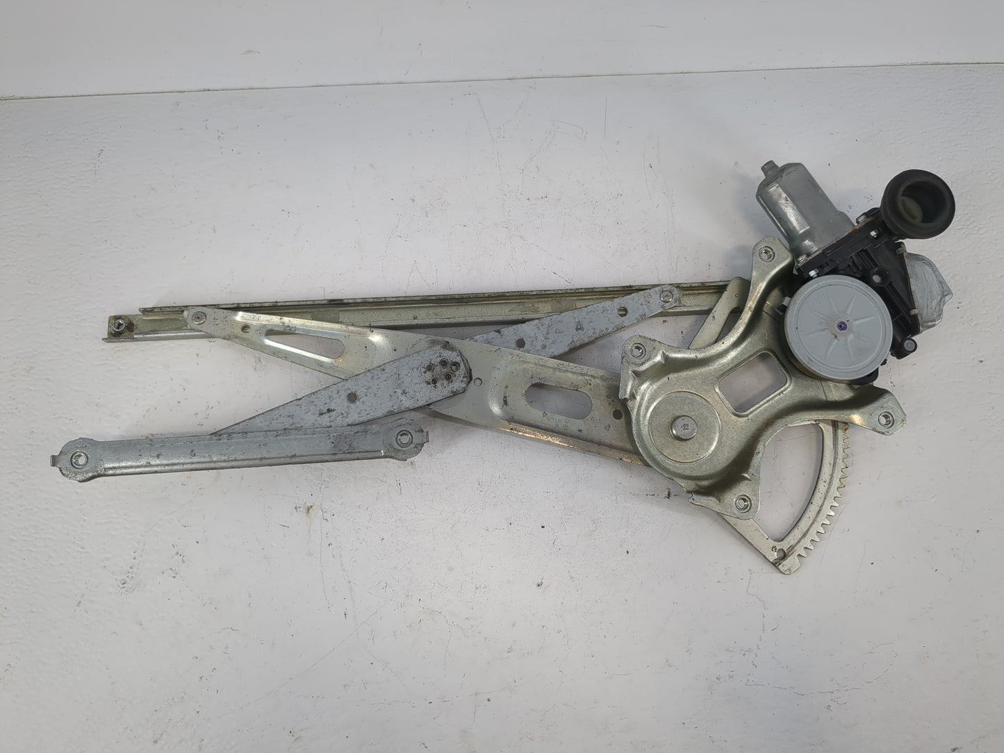 2010-2011 Toyota Prius Driver Rear Left Power Window Motor - Oemusedautoparts1.com