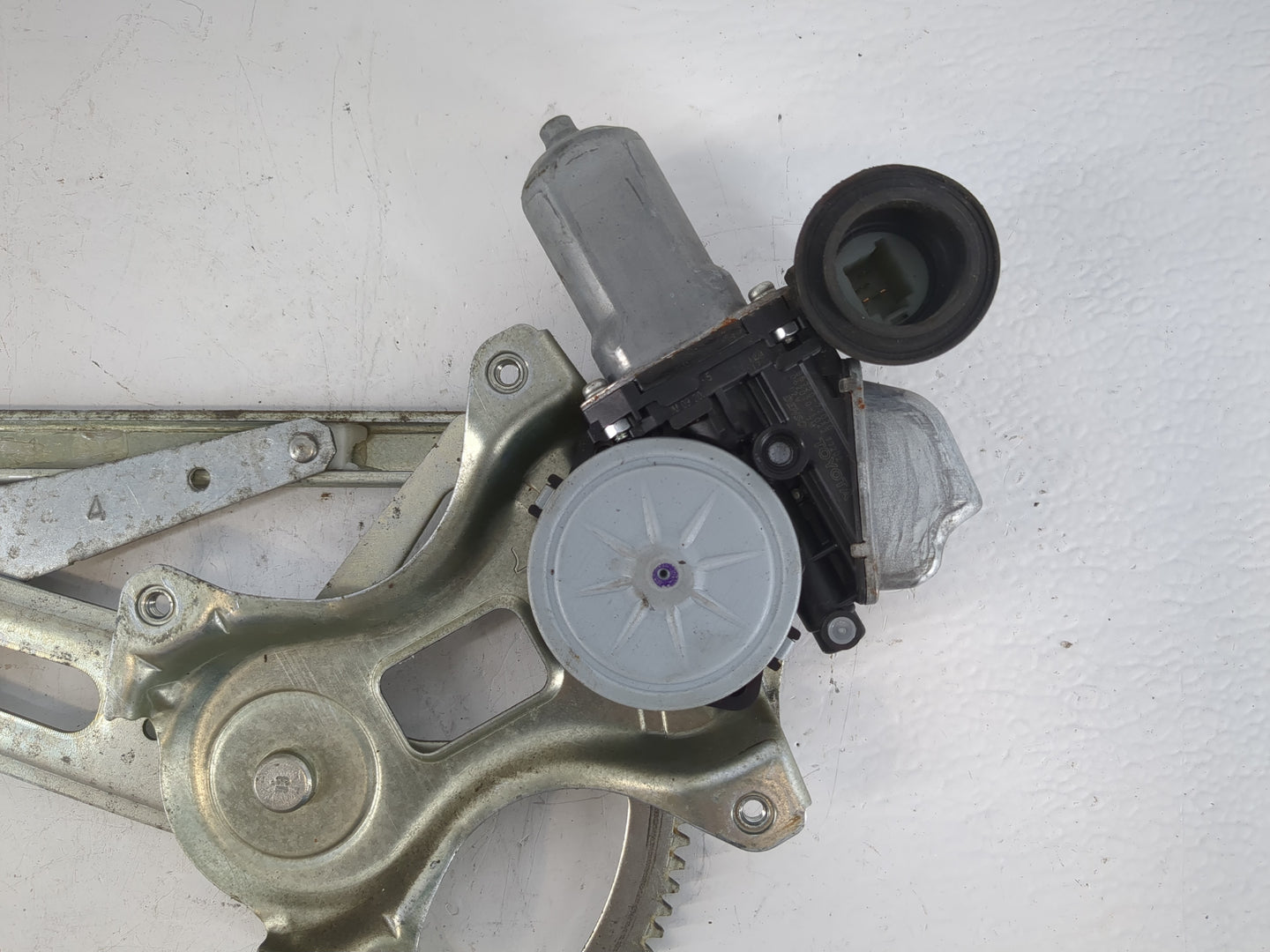2010-2011 Toyota Prius Driver Rear Left Power Window Motor - Oemusedautoparts1.com