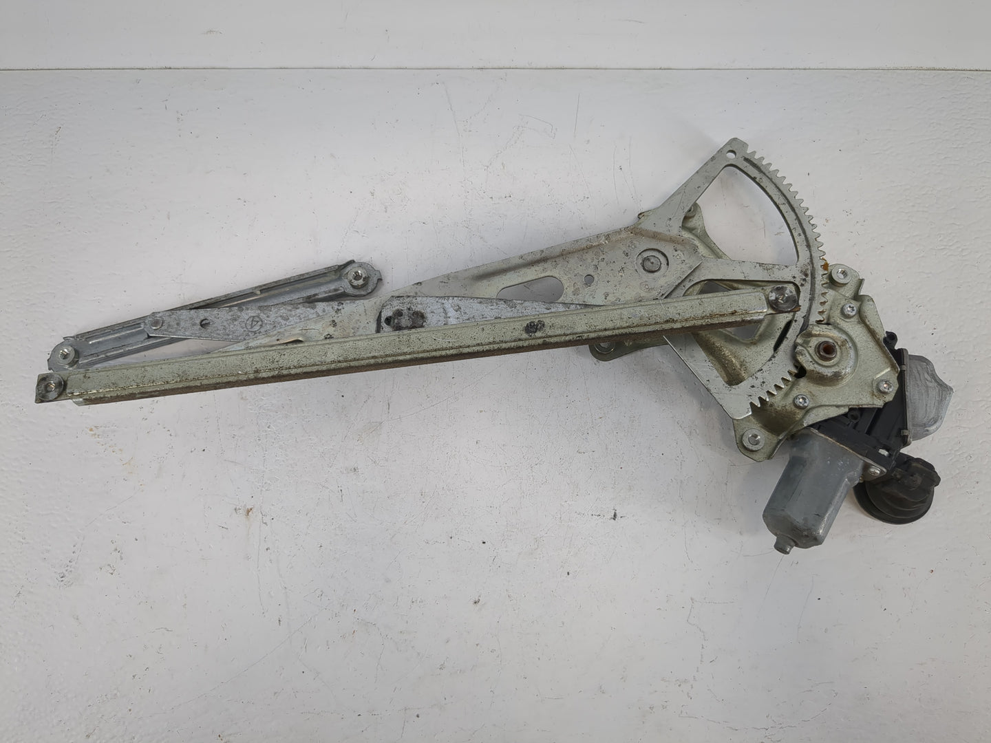 2010-2011 Toyota Prius Driver Rear Left Power Window Motor - Oemusedautoparts1.com