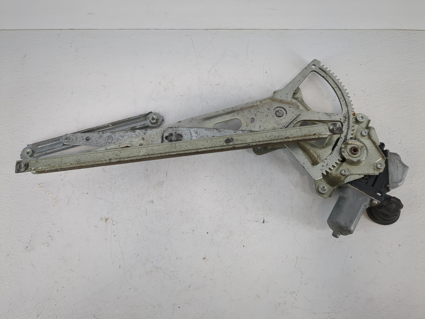 2010-2011 Toyota Prius Driver Rear Left Power Window Motor - Oemusedautoparts1.com