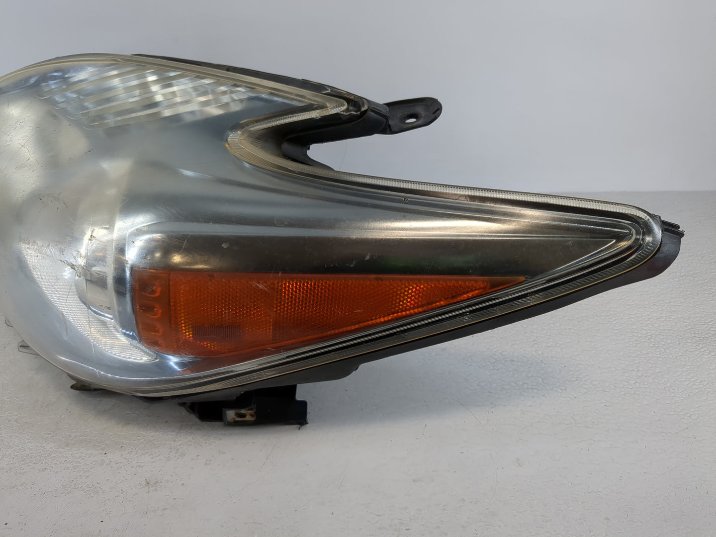 2010 Toyota Prius Driver Left Oem Head Light Headlight Lamp - Oemusedautoparts1.com