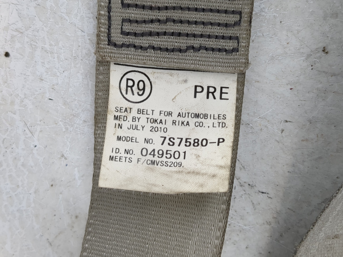 2010-2013 Toyota Prius Passenger Front Seatbelt Retractor - Oemusedautoparts1.com