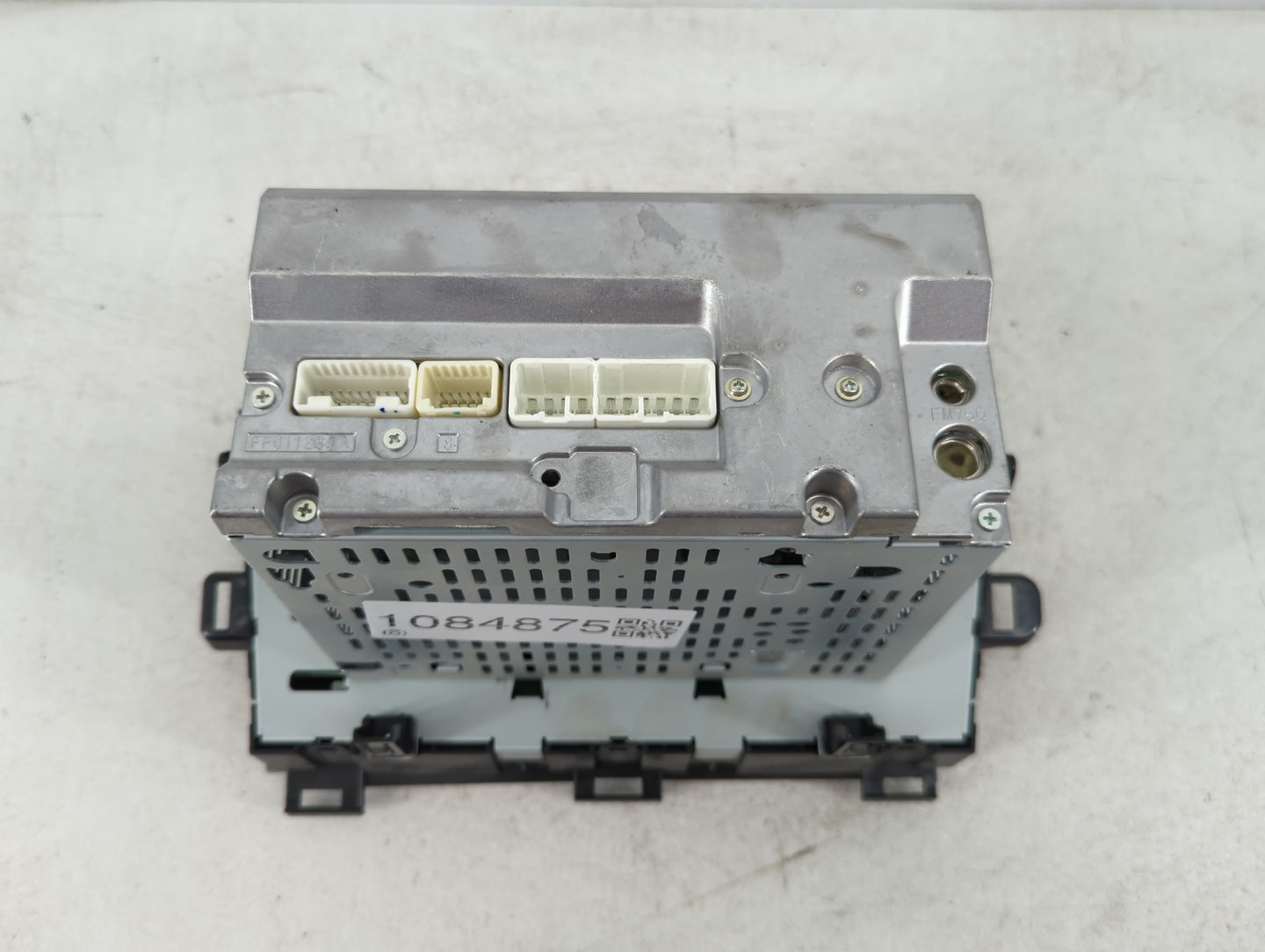 2010-2011 Toyota Prius Radio AM FM Cd Player Receiver Replacement P/N:86120-47290 Fits Fits 2010 2011 OEM Used Auto Parts - 