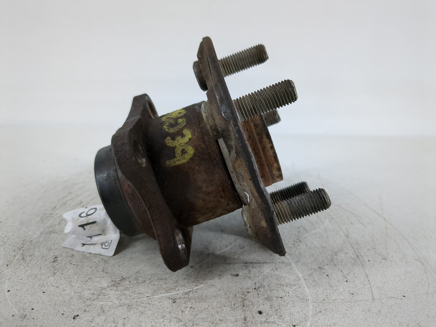 2010-2015 Toyota Prius Driver Front Wheel Hub Oem - Oemusedautoparts1.com