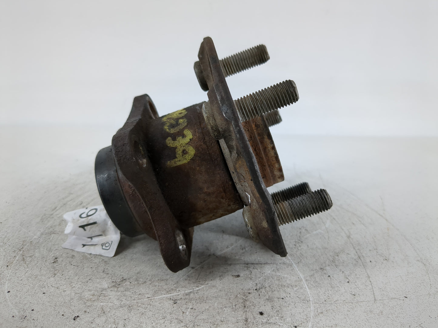 2010-2015 Toyota Prius Driver Front Wheel Hub Oem - Oemusedautoparts1.com