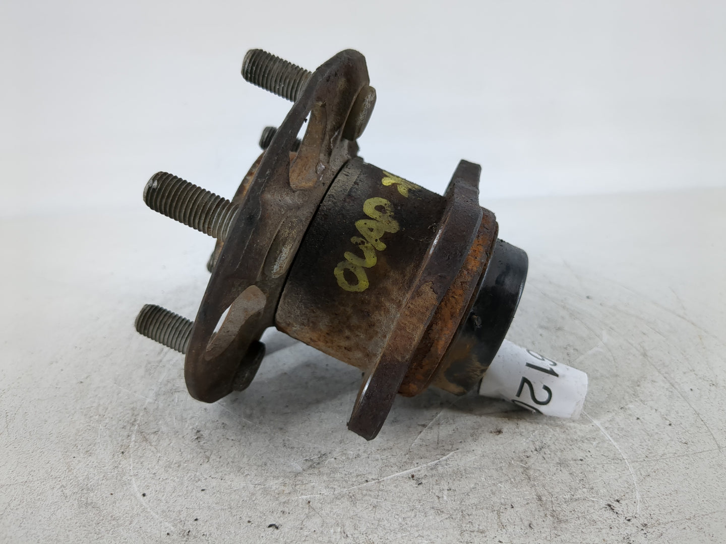 2010-2015 Toyota Prius Driver Front Wheel Hub Oem - Oemusedautoparts1.com