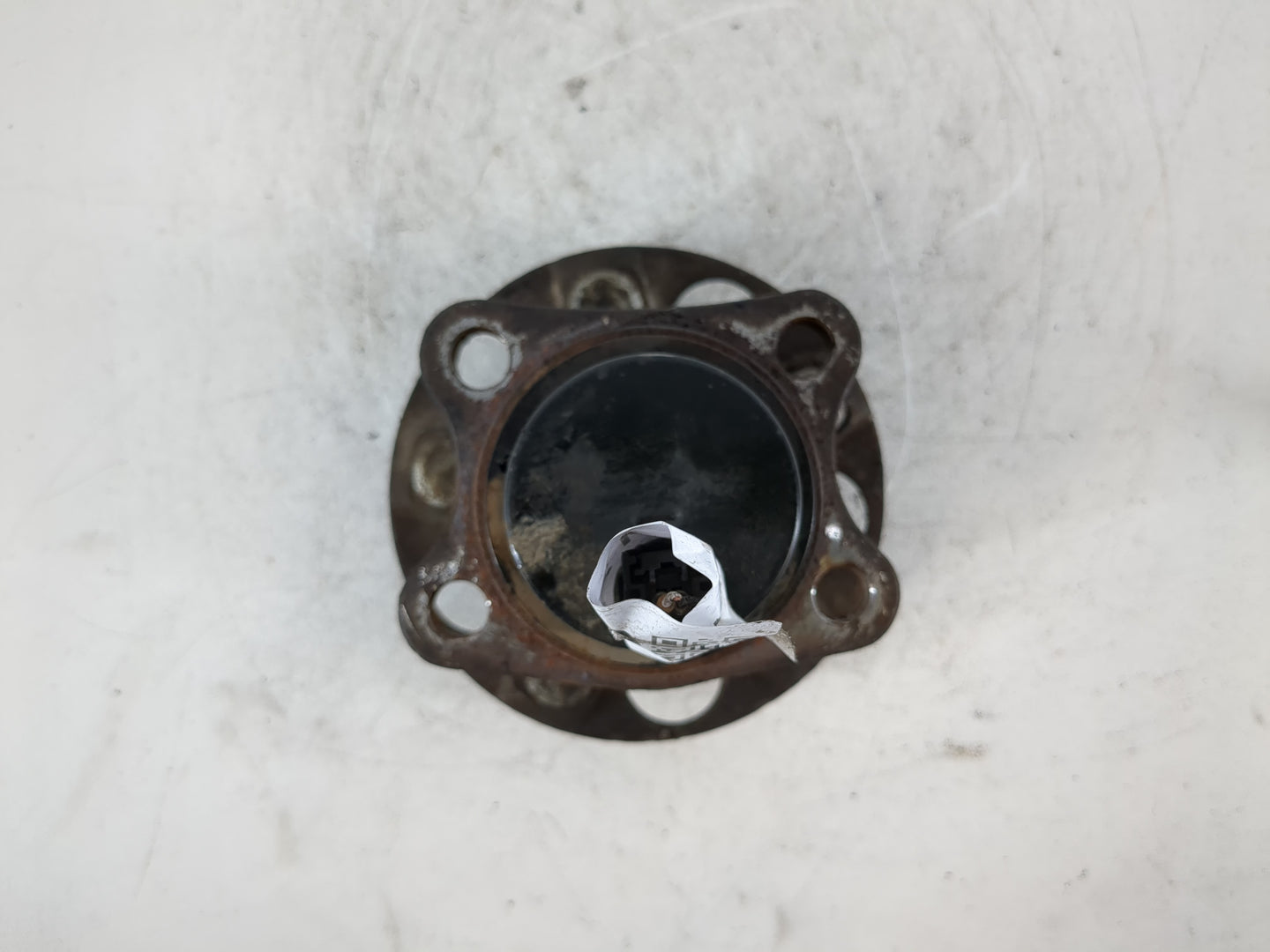 2010-2015 Toyota Prius Driver Front Wheel Hub Oem - Oemusedautoparts1.com