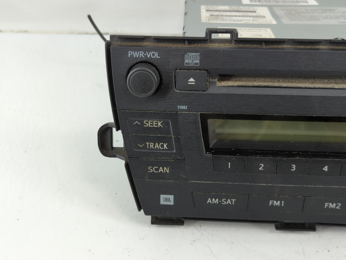 2010-2011 Toyota Prius Radio AM FM Cd Player Receiver Replacement P/N:86120-47290 Fits Fits 2010 2011 OEM Used Auto Parts - 